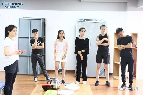 艾辰影视培训 今日课堂，点亮你的影视梦想